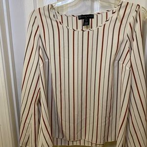 Slit sleeve shirt Fashion to Figure